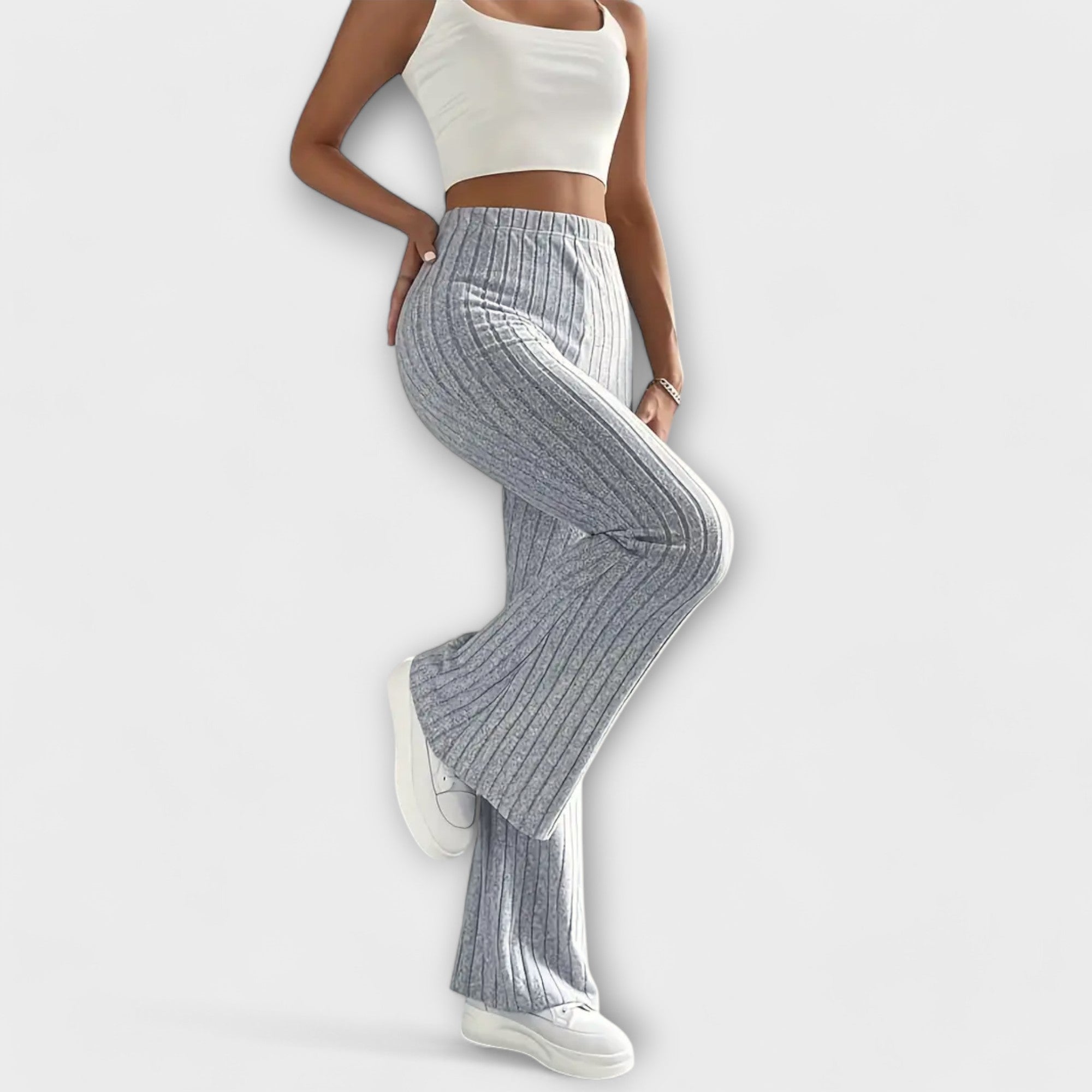 Luretta – Utsvängda byxor med fin struktur