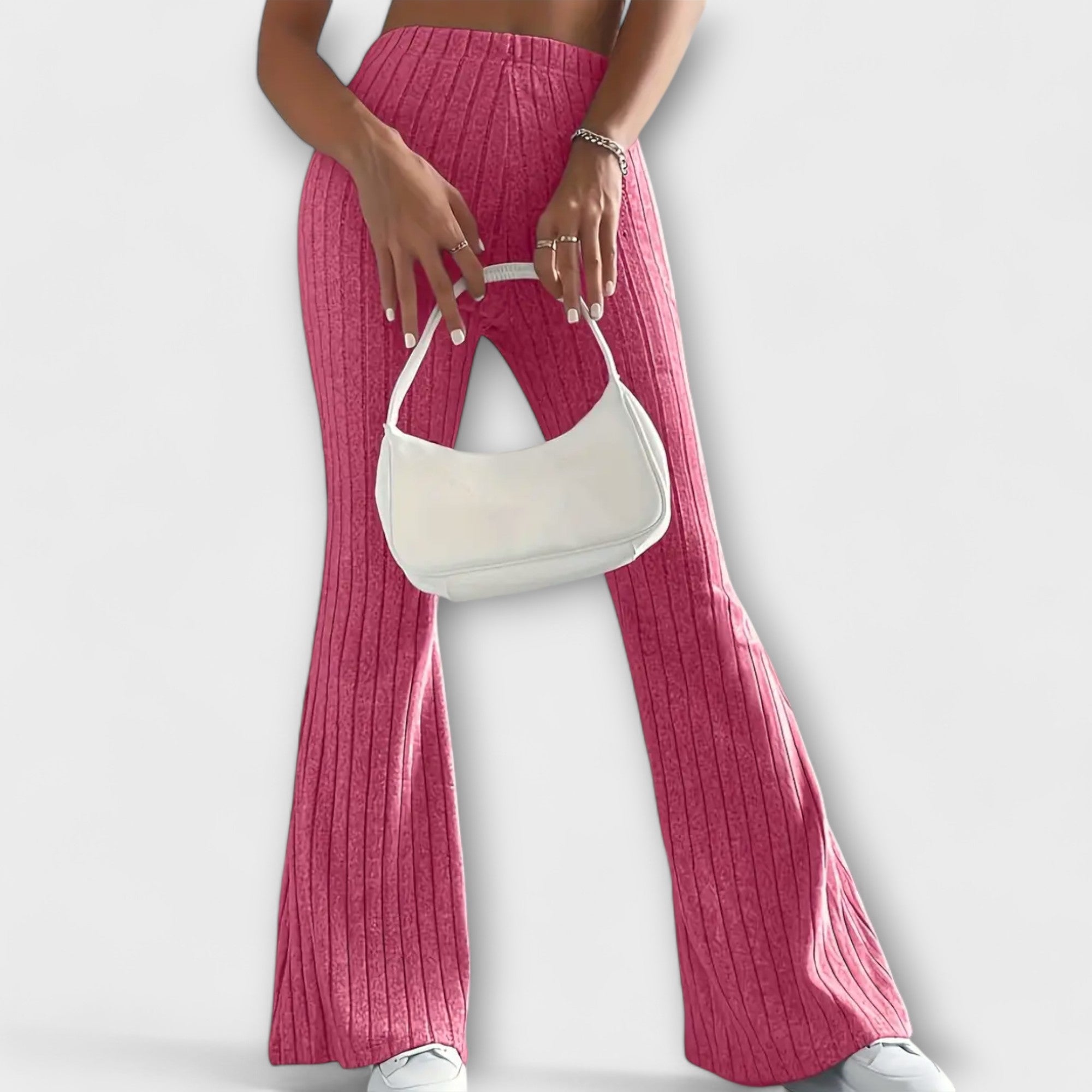 Luretta – Utsvängda byxor med fin struktur