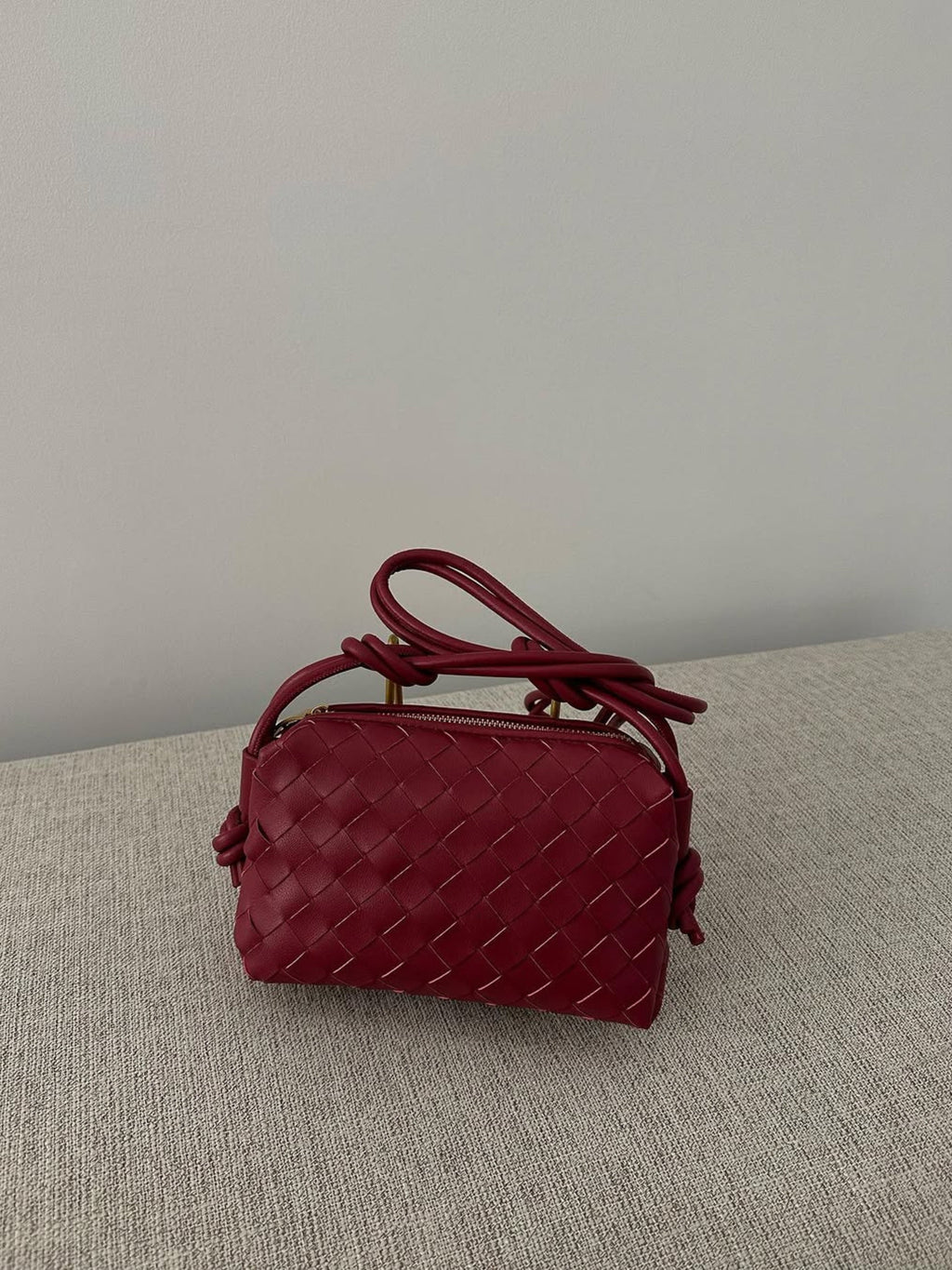 Janna | Kompakt vävd axelväska för vardagen