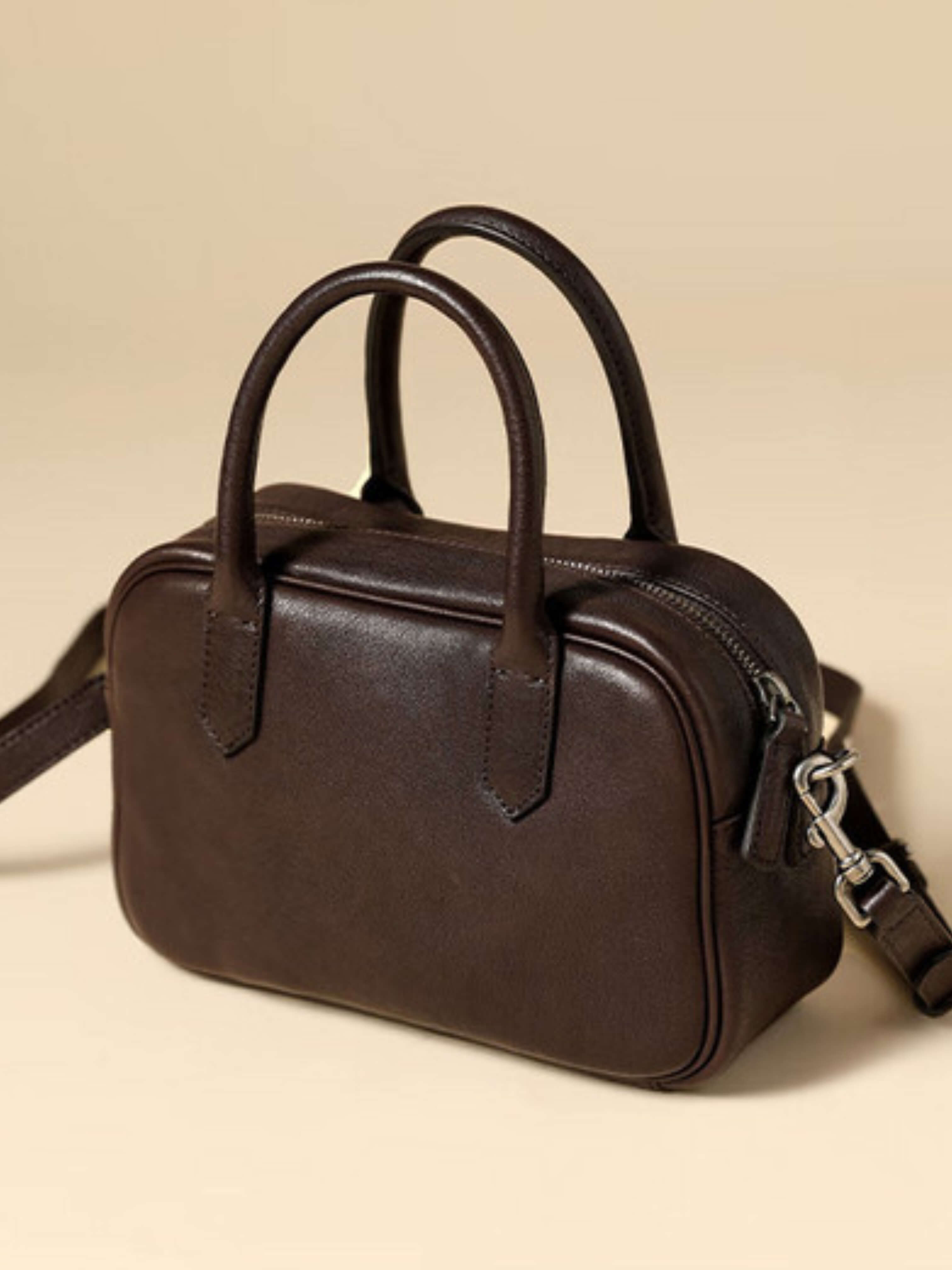 Eliza | Fyrkantig Väska med Glansig Dragkedja