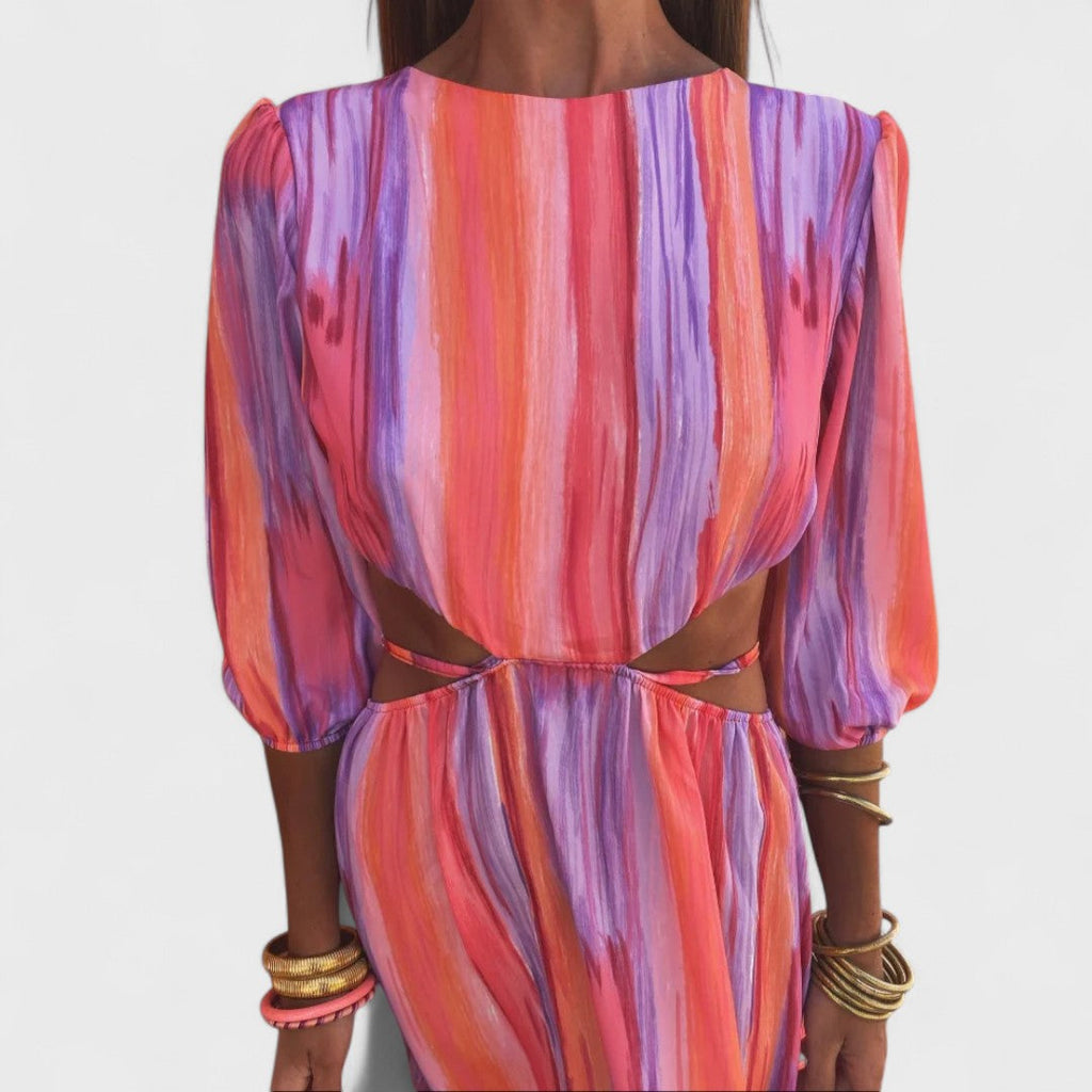 Paloma - Elegant klänning med skärningar