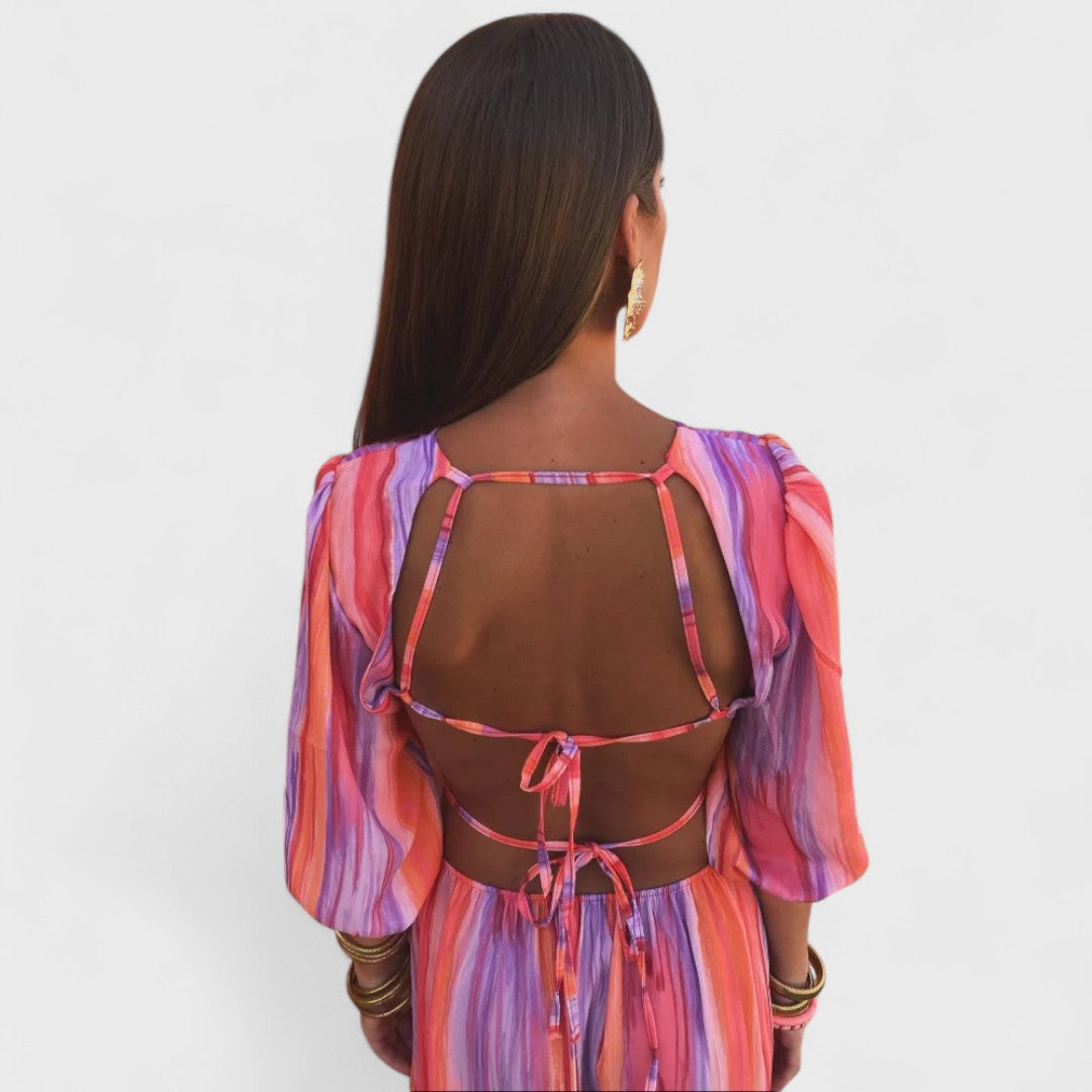 Paloma - Elegant klänning med skärningar