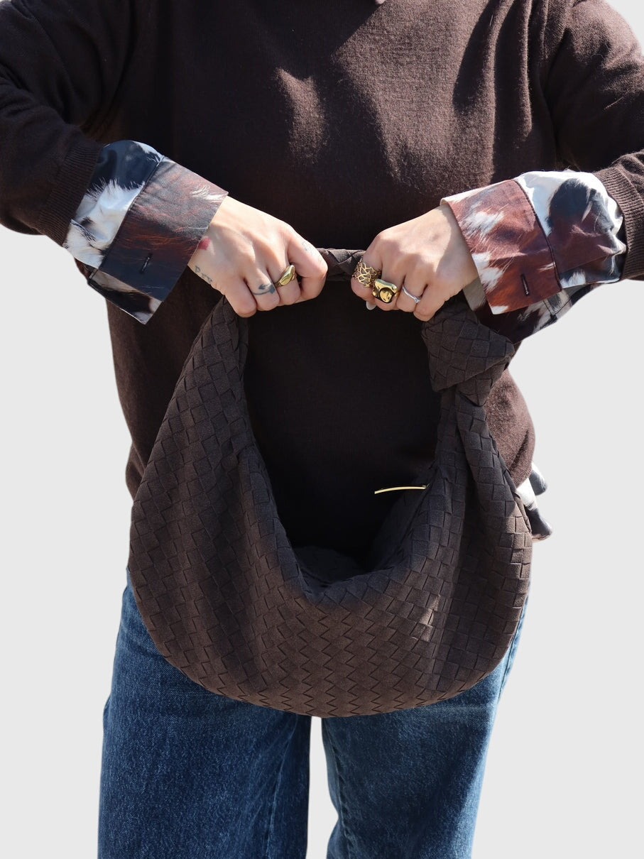 Celeste | Medelstor Väskan i Vävd Mocka med Knut